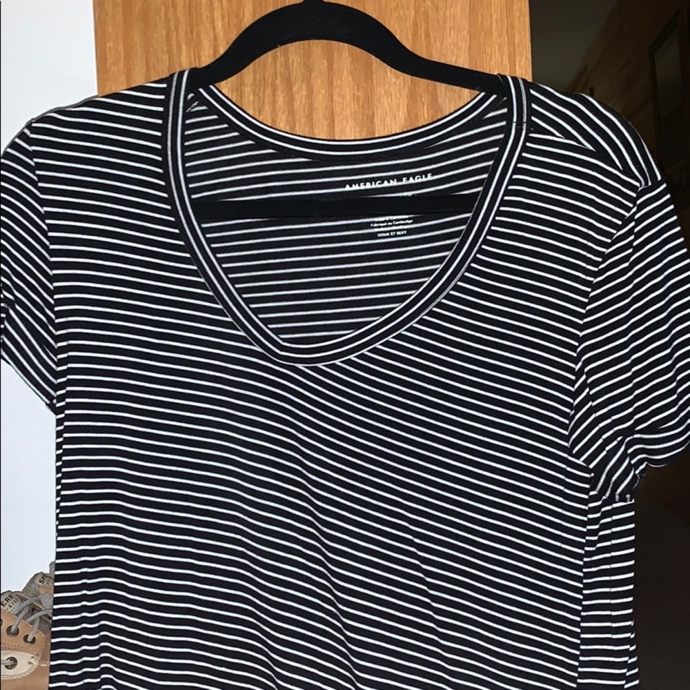 american eagle t shirt